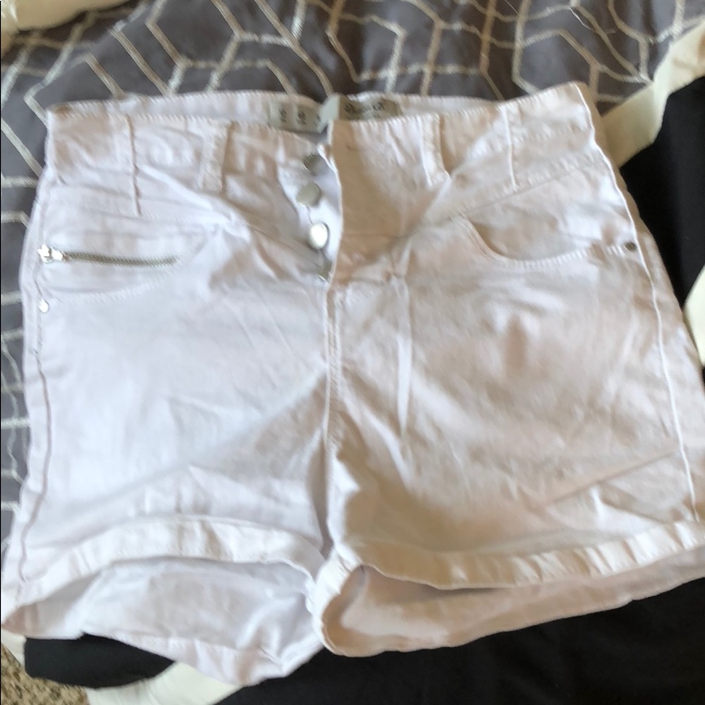 High wastes shorts